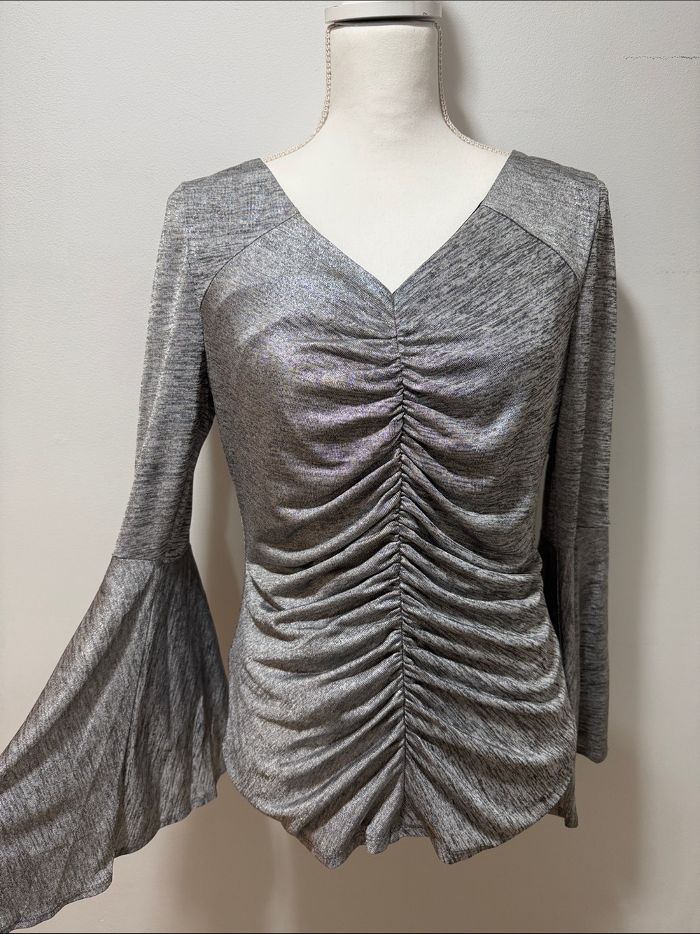 Women's Thalia Sodi Size Small Bell Sleeve Ruched V-Neck Blouse Silver Festival‎